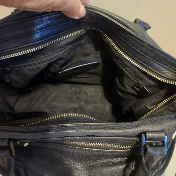 Rebecca Minkoff Regan Black "Distressed" Leather Satchel/Crossbody Bag Ret.$399 - Picture 12 of 12